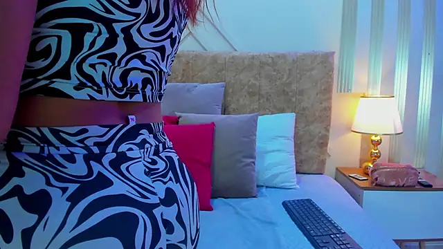 ashley  foxx  online show from 15, 10, 2025