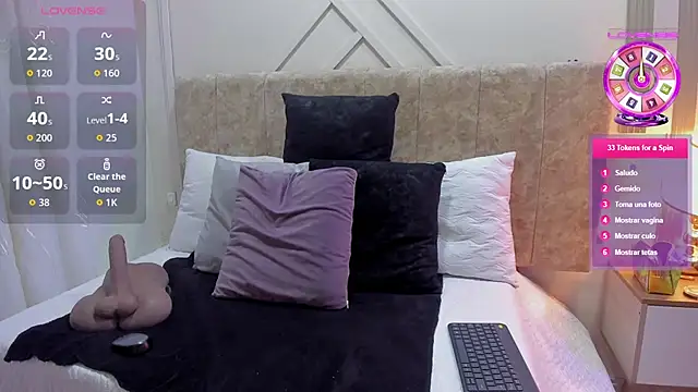 ashley  foxx  online show from 16, 12, 2025