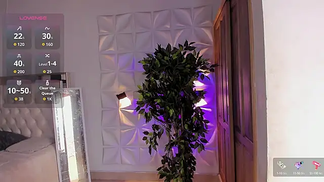 Snapshot of miss_Ari chatting on 4, 11, 2025 miss Ari online show from 4, 11, 2025