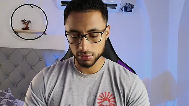 LiamGarcia1 online show from 16, 1, 2025