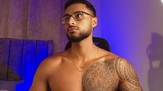 LiamGarcia1 online show from 17, 2, 2025