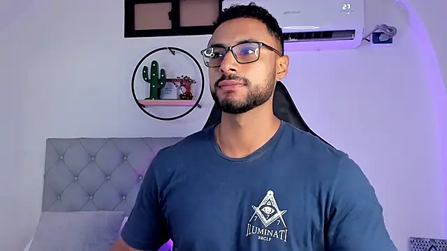 LiamGarcia1 online show from 27, 2, 2025