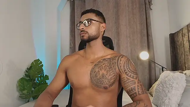 LiamGarcia1 online show from 11, 3, 2025