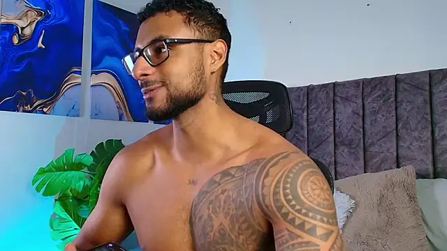 LiamGarcia1 online show from 22, 9, 2025