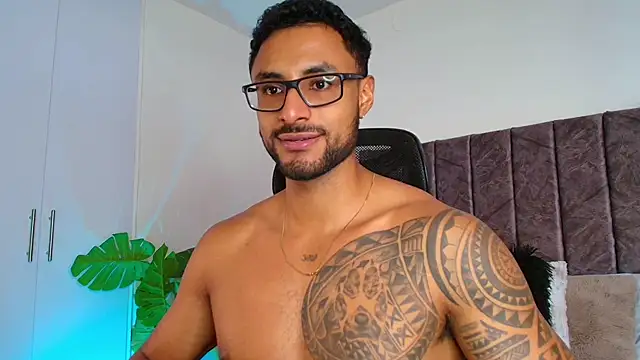 LiamGarcia1 online show from 3, 10, 2025