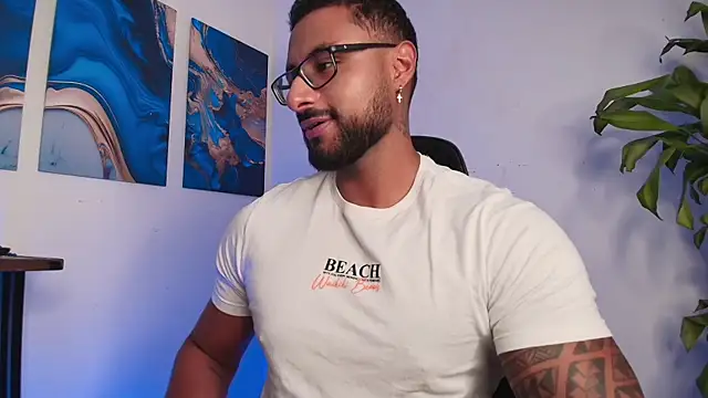 LiamGarcia1 online show from 25, 3, 2026