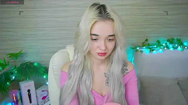 Ashley S online show from 25, 2, 2025