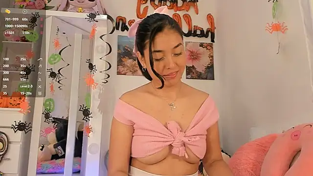 Snapshot of pretty-millie chatting on 8, 10, 2025 pretty-millie online show from 8, 10, 2025