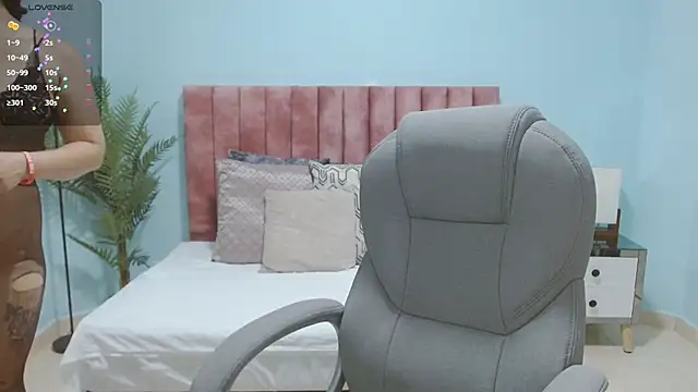 sussy leon online show from 1, 12, 2025