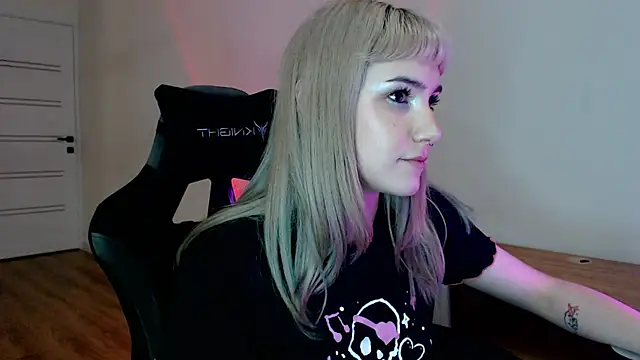 Princess Shy    online show from 21, 2, 2025