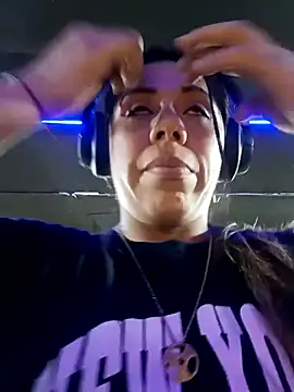 Karenn12 online show from 5, 11, 2025