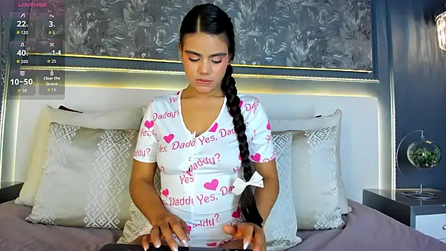 Snapshot of IvyEllis chatting on 2, 11, 2025 IvyEllis online show from 2, 11, 2025