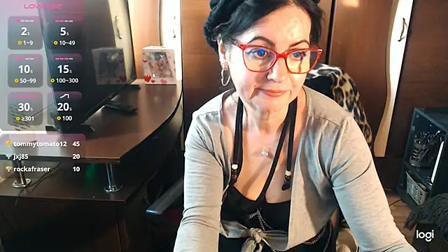 Snapshot of exymilf_ chatting on 4, 3, 2025 exymilf online show from 4, 3, 2025