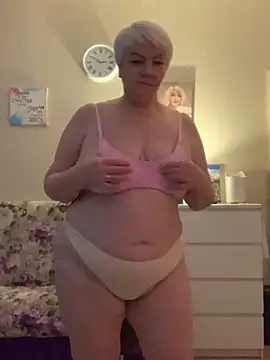 Snapshot of Laura_Millf chatting on 30, 1, 2025 Laura Millf online show from 30, 1, 2025