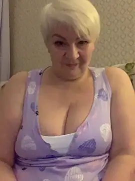 Snapshot of Laura_Millf chatting on 1, 2, 2025 Laura Millf online show from 1, 2, 2025