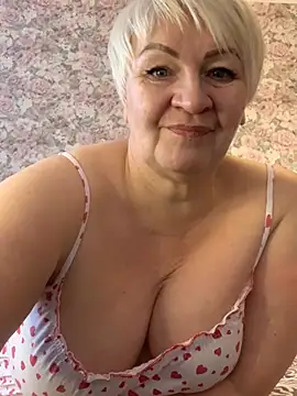 Snapshot of Laura_Millf chatting on 14, 2, 2025 Laura Millf online show from 14, 2, 2025