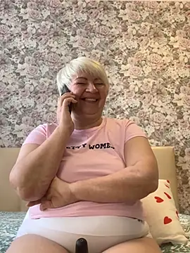 Snapshot of Laura_Millf chatting on 25, 2, 2025 Laura Millf online show from 25, 2, 2025