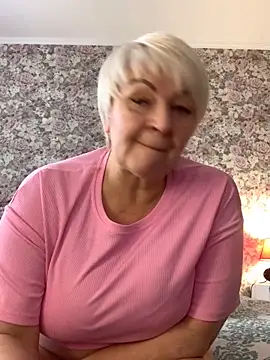 Snapshot of Laura_Millf chatting on 5, 3, 2025 Laura Millf online show from 5, 3, 2025