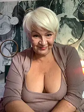 Snapshot of Laura_Millf chatting on 12, 9, 2025 Laura Millf online show from 12, 9, 2025