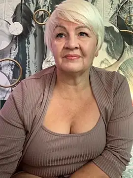 Snapshot of Laura_Millf chatting on 16, 9, 2025 Laura Millf online show from 16, 9, 2025