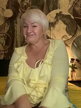 Snapshot of Laura_Millf chatting on 21, 11, 2025 Laura Millf online show from 21, 11, 2025