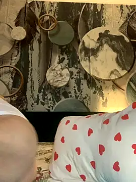 Snapshot of Laura_Millf chatting on 4, 12, 2025 Laura Millf online show from 4, 12, 2025