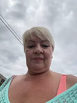 Snapshot of Laura_Millf chatting on 10, 7, 2026 Laura Millf online show from 10, 7, 2026