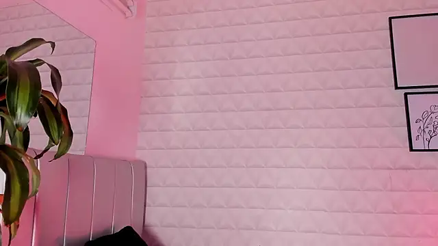 Lizzie-Evans online show from 1, 4, 2026