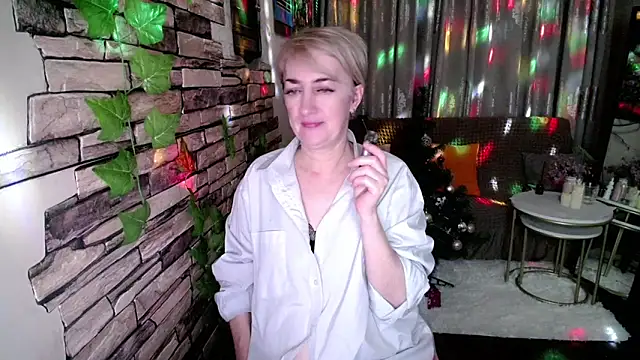 Hot Girl87 online show from 15, 12, 2024