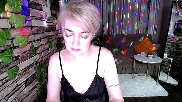 Hot Girl87 online show from 30, 12, 2024