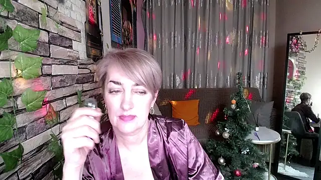 Hot Girl87 online show from 13, 1, 2025