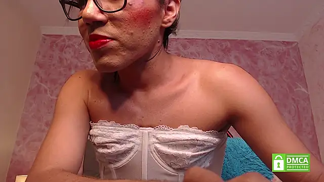 Snapshot of moon_hill chatting on 5, 1, 2025 moon hill online show from 5, 1, 2025