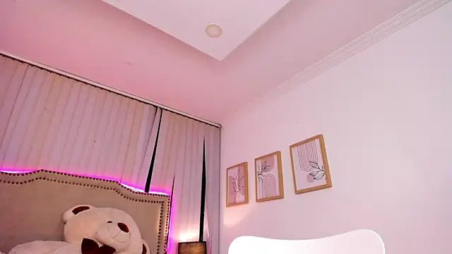 Snapshot of Valentina_Se chatting on 4, 3, 2025 Valentina Se online show from 4, 3, 2025