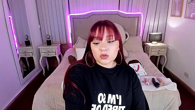 Snapshot of Valentina_Se chatting on 6, 3, 2025 Valentina Se online show from 6, 3, 2025