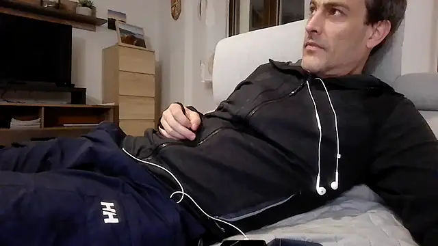 basquehotboy online show from 10, 5, 2026