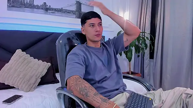 Snapshot of Damian23__ chatting on 19, 12, 2025 Damian23 online show from 19, 12, 2025