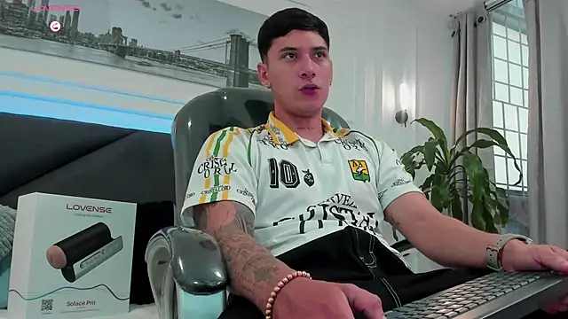 Snapshot of Damian23__ chatting on 9, 1, 2026 Damian23 online show from 9, 1, 2026