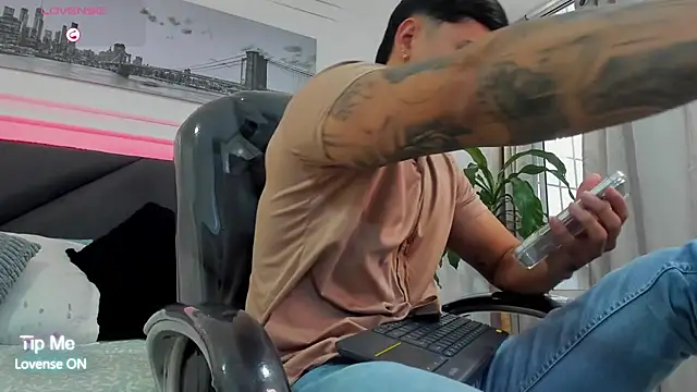 Snapshot of Damian23__ chatting on 16, 1, 2026 Damian23 online show from 16, 1, 2026