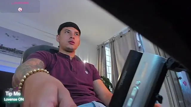 Snapshot of Damian23__ chatting on 5, 2, 2026 Damian23 online show from 5, 2, 2026