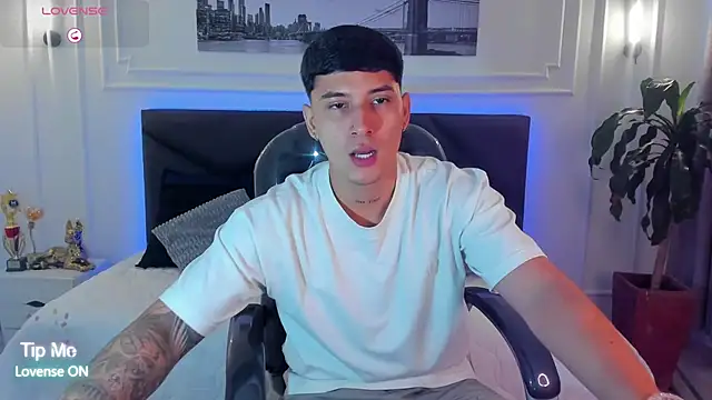 Snapshot of Damian23__ chatting on 8, 2, 2026 Damian23 online show from 8, 2, 2026