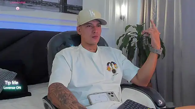 Snapshot of Damian23__ chatting on 11, 2, 2026 Damian23 online show from 11, 2, 2026