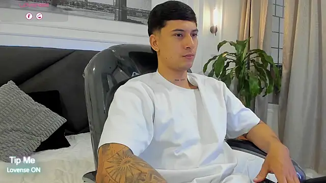 Snapshot of Damian23__ chatting on 13, 2, 2026 Damian23 online show from 13, 2, 2026