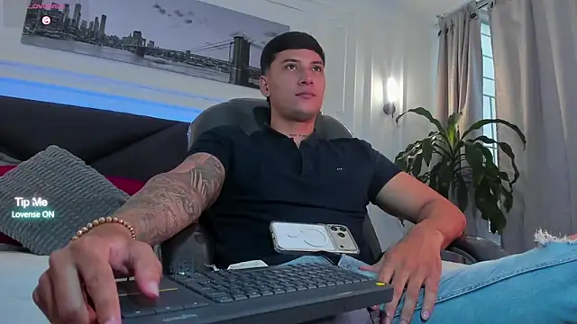 Snapshot of Damian23__ chatting on 9, 3, 2026 Damian23 online show from 9, 3, 2026