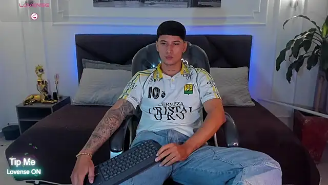 Snapshot of Damian23__ chatting on 10, 3, 2026 Damian23 online show from 10, 3, 2026