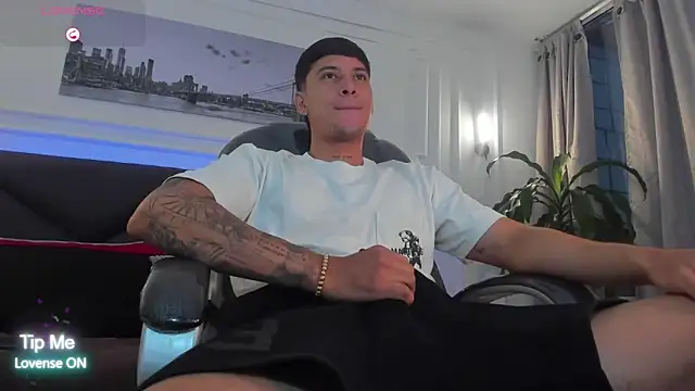 Snapshot of Damian23__ chatting on 12, 3, 2026 Damian23 online show from 12, 3, 2026