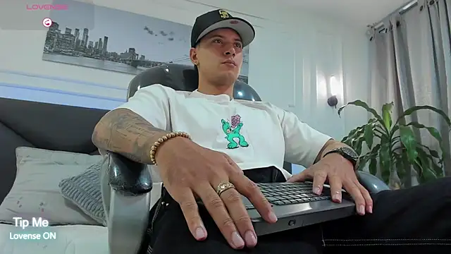 Snapshot of Damian23__ chatting on 14, 3, 2026 Damian23 online show from 14, 3, 2026