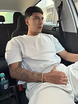 Snapshot of Damian23__ chatting on 1, 4, 2026 Damian23 online show from 1, 4, 2026