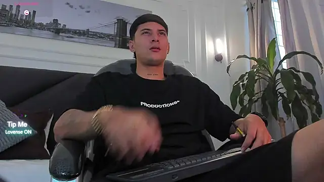 Snapshot of Damian23__ chatting on 4, 4, 2026 Damian23 online show from 4, 4, 2026