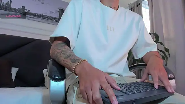 Snapshot of Damian23__ chatting on 14, 4, 2026 Damian23 online show from 14, 4, 2026