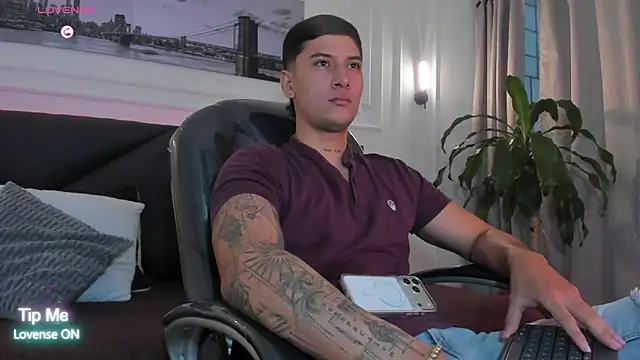 Snapshot of Damian23__ chatting on 15, 4, 2026 Damian23 online show from 15, 4, 2026